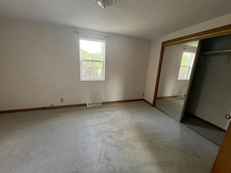 4521 W Chicago St — Photo 2