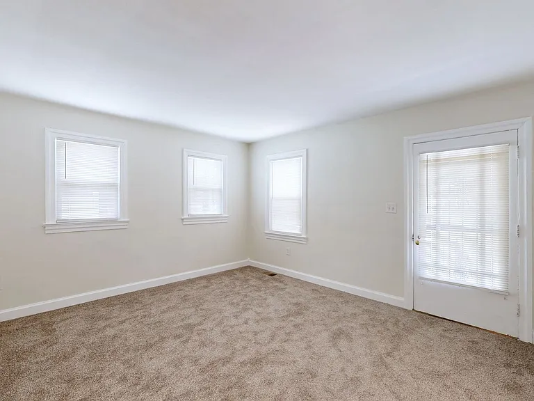 4168 Sherman Ave — Photo 4