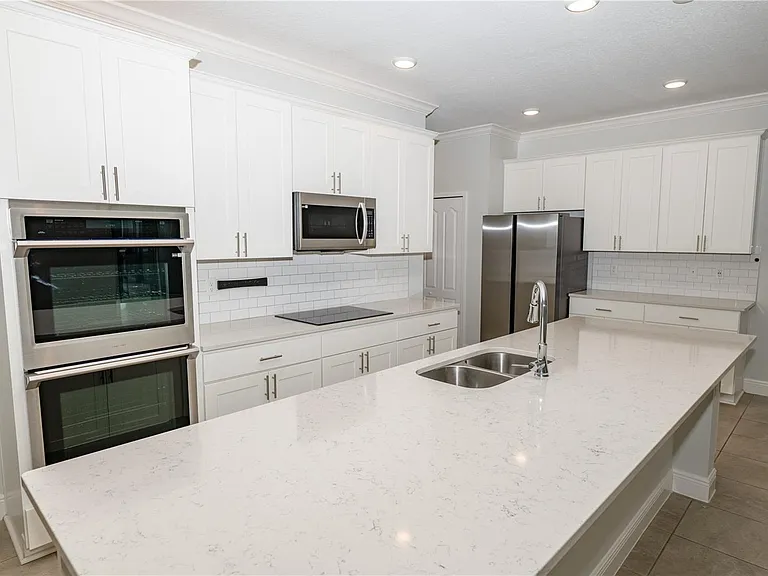 375 Villa Sorrento Cir — Photo 11