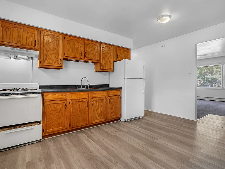 5533 Aspen Ave #4 — Photo 3
