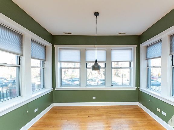 4th image of 4440 N Beacon St #1F