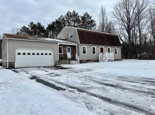 1528 Rathburn Rd, Oswego, NY 13126
