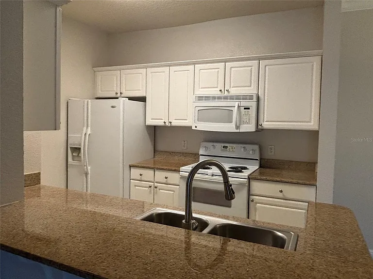 417 Southern Pecan Cir #207-207-207 — Photo 4