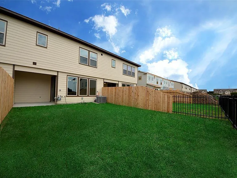 3332 Rainflower Springs Ln — Photo 15