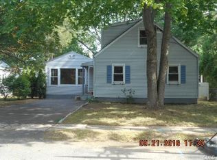 26 Greystone Rd, Bridgeport, CT 06610