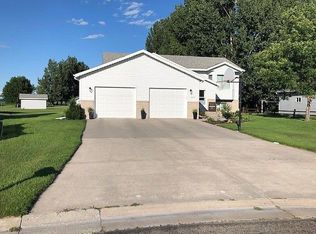 809 Nicole Ln, Dilworth, MN 56529