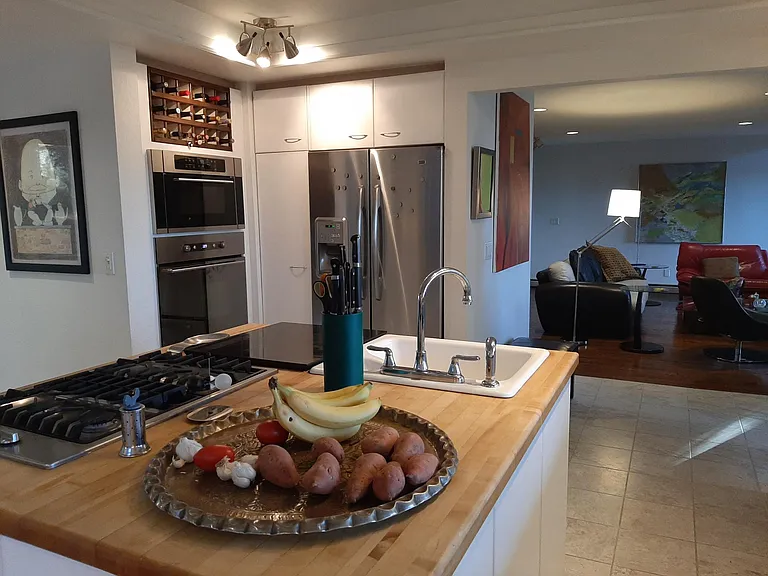 1055 Skyland Dr — Photo 8