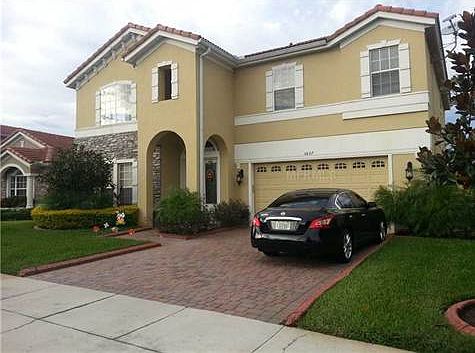 2nd image of 3827 Shoreview Dr