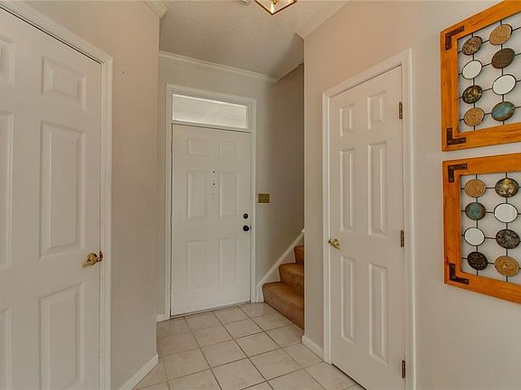 3rd image of 1304 Lake Dr