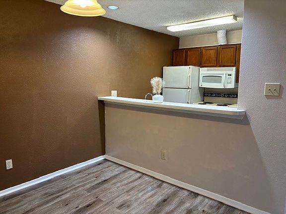 5th image of 1901 Holleman Dr W APT 310