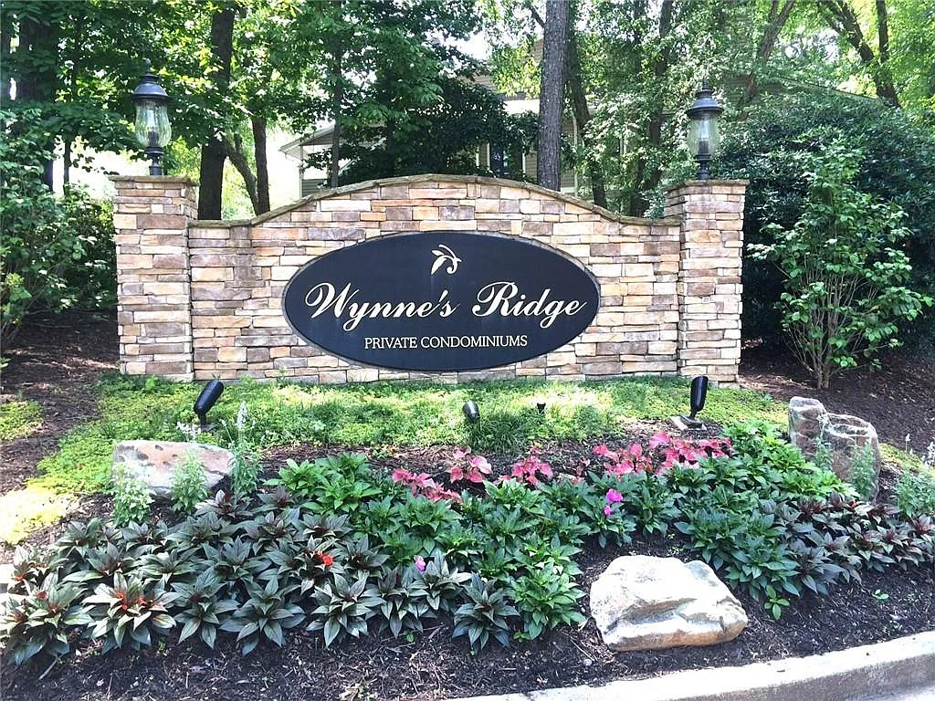 2 bed, 1.0 bath, 1179 sqft, $1,750 — Photo 1