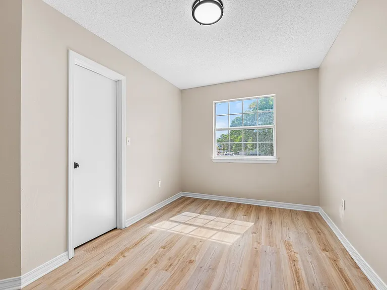 648 Virginia Oak Ct — Photo 29