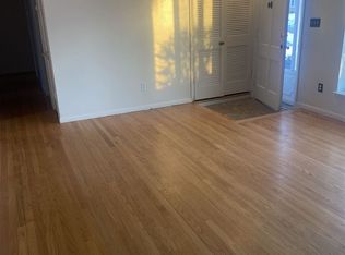 8533 Darlene St, Warren, MI 48093