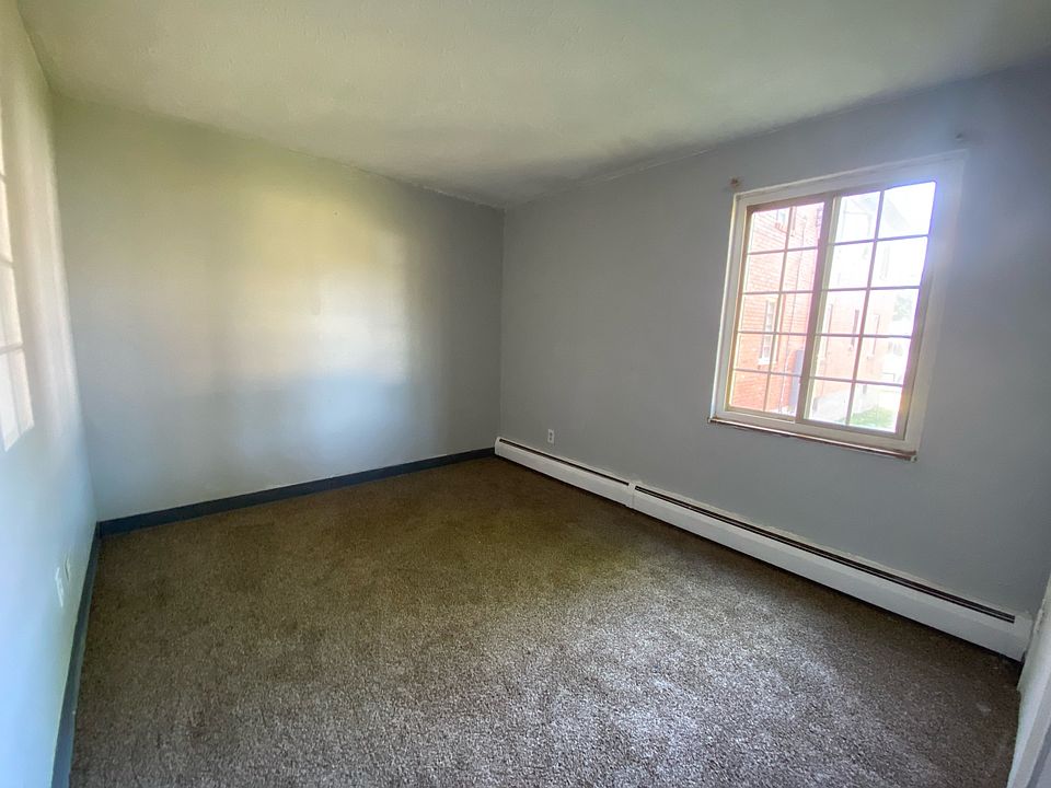2nd image of 295-321 Beattie Ave #319-2