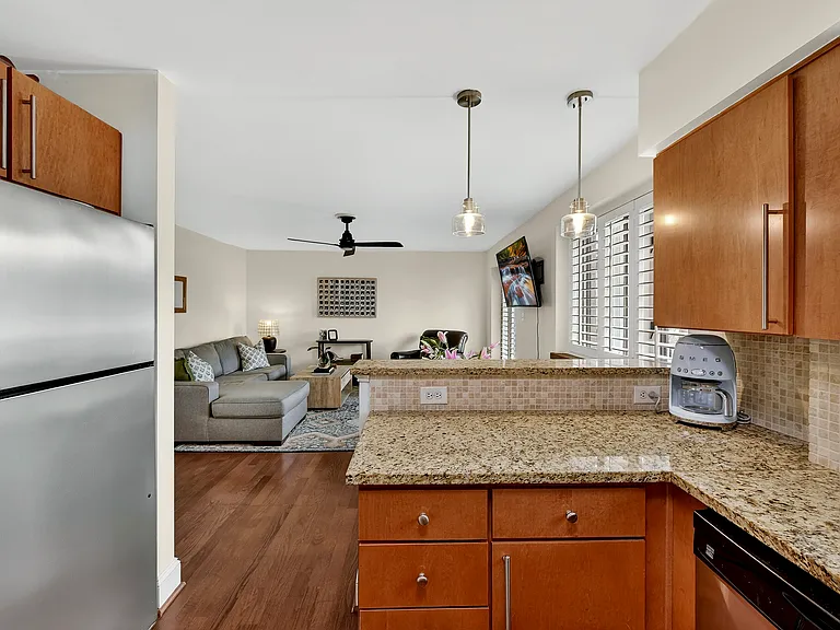 217 N Dotger Ave #D10 — Photo 10