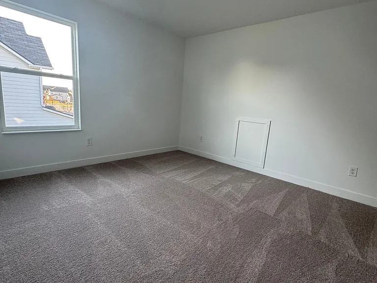 7586 Fallsworth Dr — Photo 8