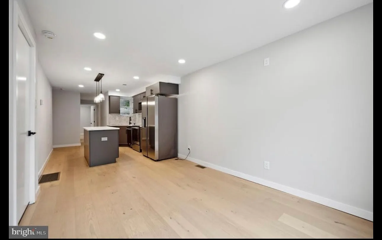 2 bed, 1500 sqft, $1,000 — Photo 2