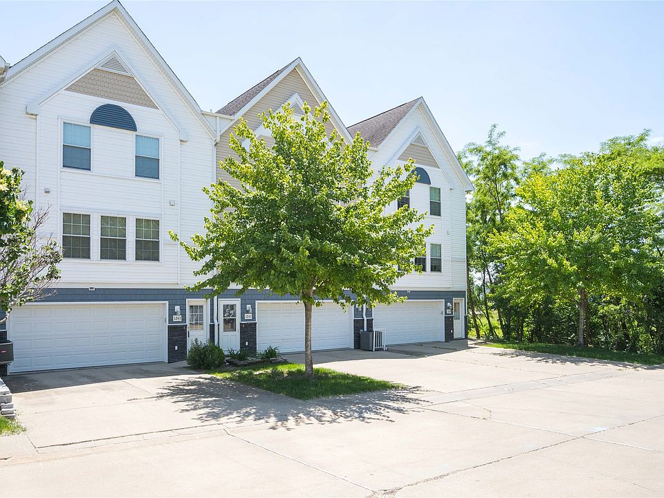 1st image of 1243 SE Village View Ln