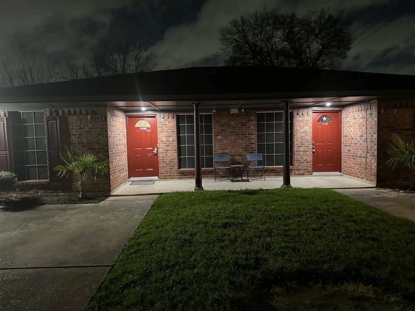 2 bed, 1.0 bath, 1882 sqft, $1,500 — Photo 2