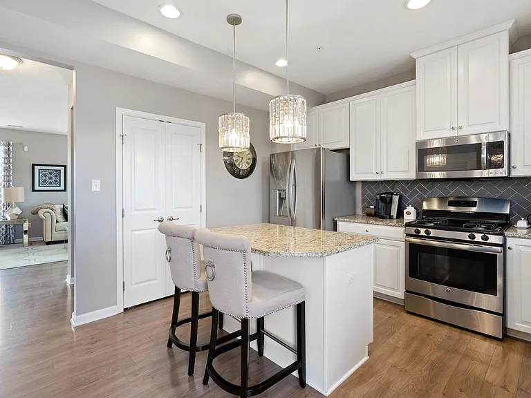 328 Aprilmae Way — Photo 8