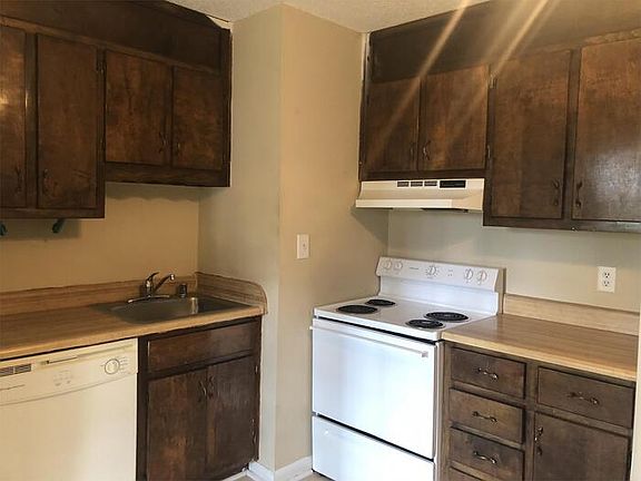5th image of 11822 E Gateway Dr SE APT D