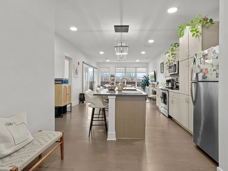 1020 Elmwood Ave — Photo 8