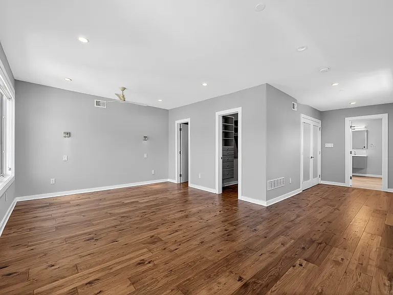 869 Corinthian Ave #1 — Photo 12