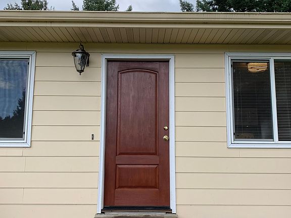 3rd image of 303 SE 157th Ave