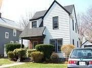 185 Wellington Rd, Mineola, NY 11501