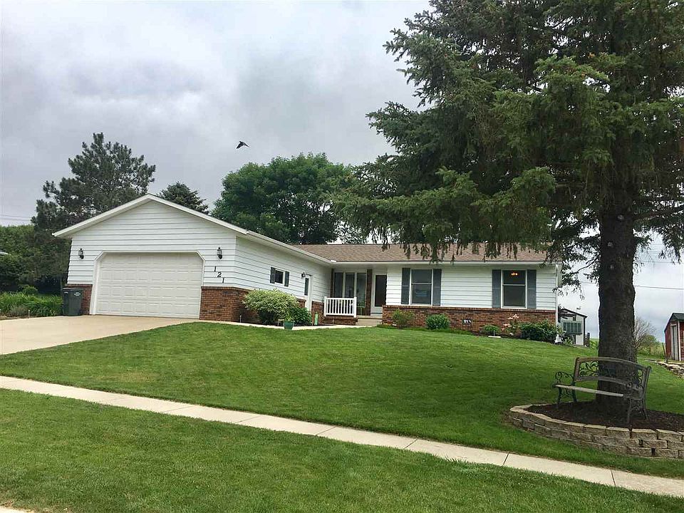 1st image of 121 Anton Dr