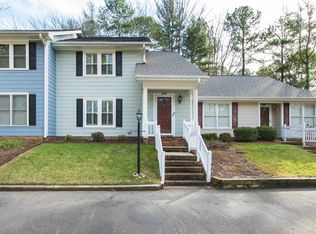 6424 Meadow View Dr, Raleigh, NC 27609