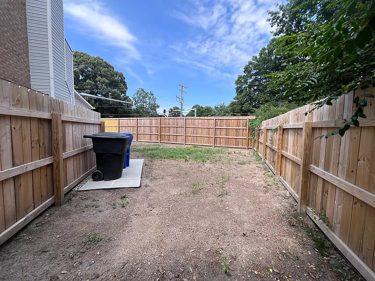 874 Jamestown Landing Rd — Photo 31