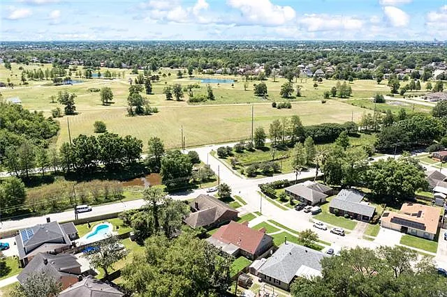 3738 Somerset Dr — Photo 38