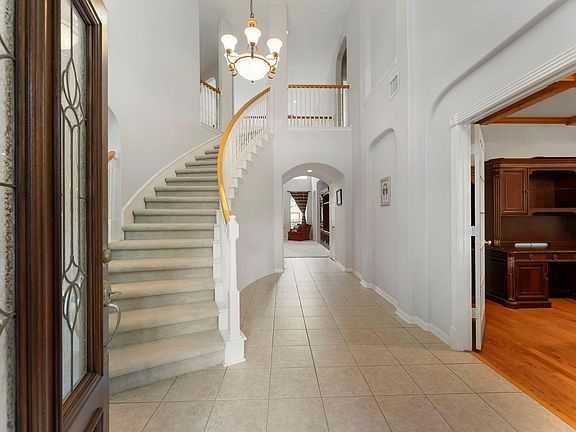 3rd image of 1719 Redstone Manor Dr