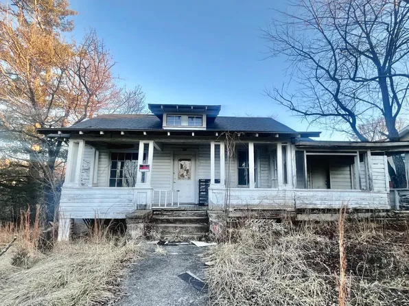 250 10th St NW, Pulaski, VA 24301