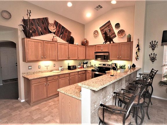 4th image of 36865 W Maddaloni Ave