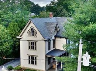 44 Pearl St, Mystic, CT 06355