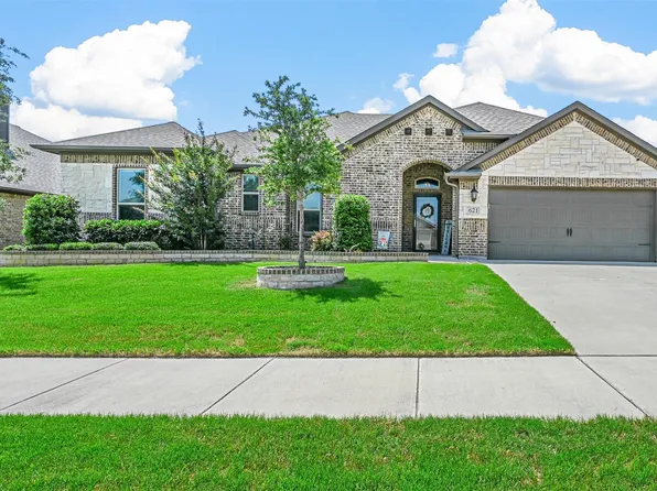 621 Piper Dr, Saginaw, TX 76179