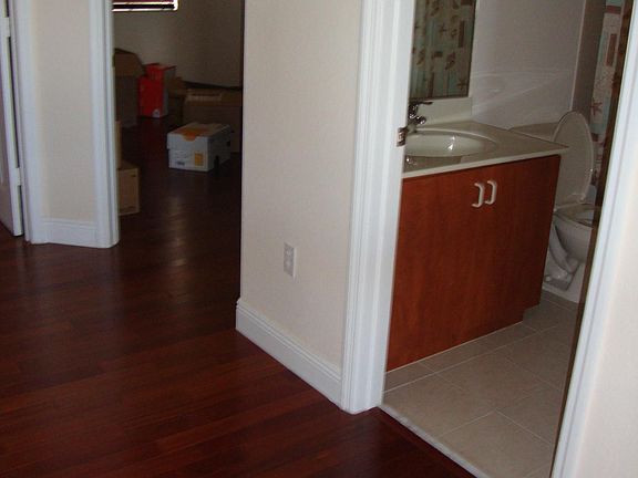 2nd floor - Hardwood