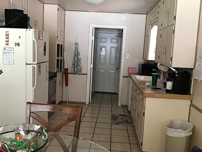 1421 Bryan Dr — Photo 22