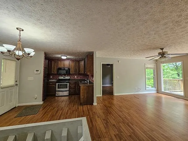 48 Rose Ct — Photo 27