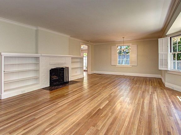 4th image of 563 Lowell Ave