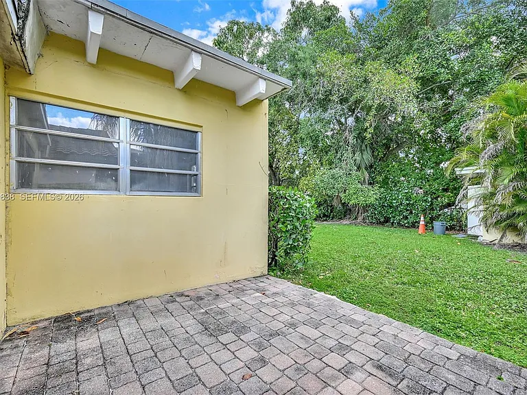 2225 SW 62nd Ct #2225 — Photo 38