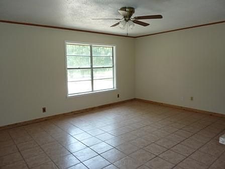4th image of 1107 Wayne Dr