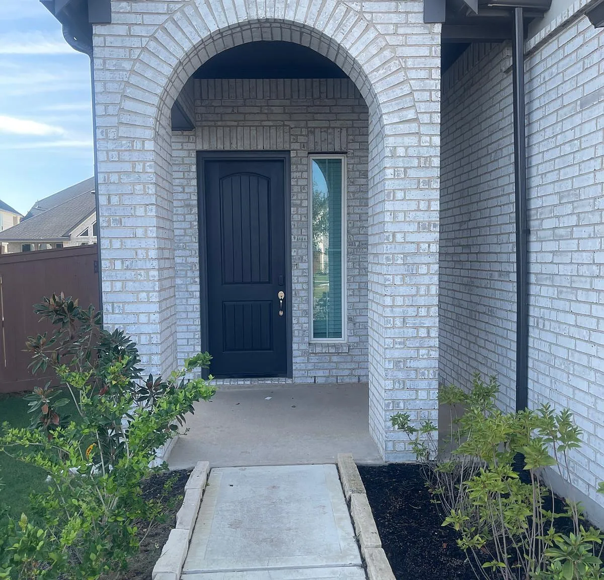 4 bed, 3.5 bath, 2446 sqft, $1,000 — Photo 3