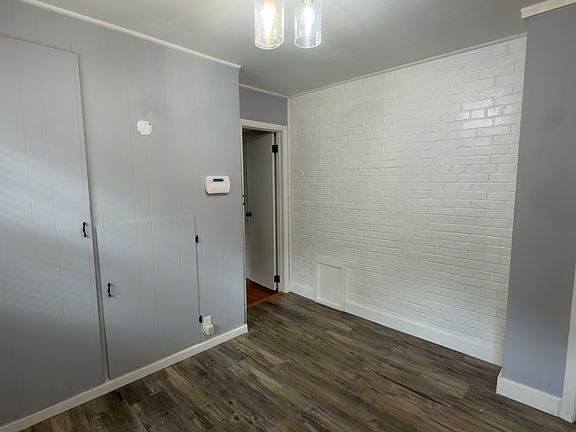 Entry/Breakfast Area