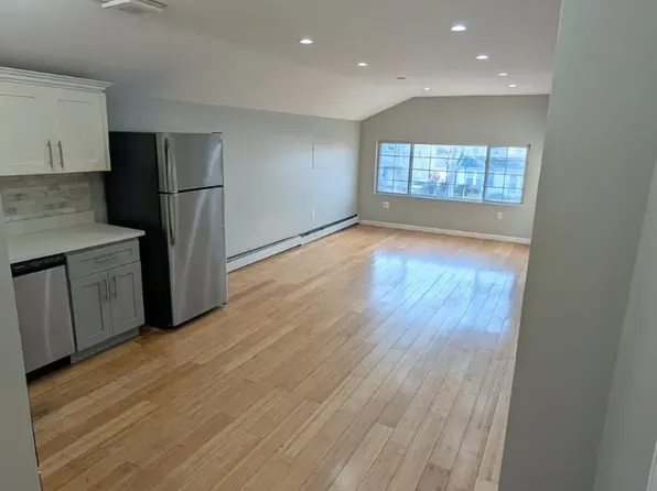 (undisclosed Address), Jamaica, NY 11432