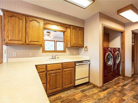 4th image of 44 Newquay Ln