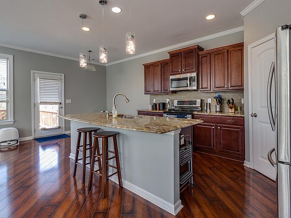 4th image of 14303 Foxcroft Rd