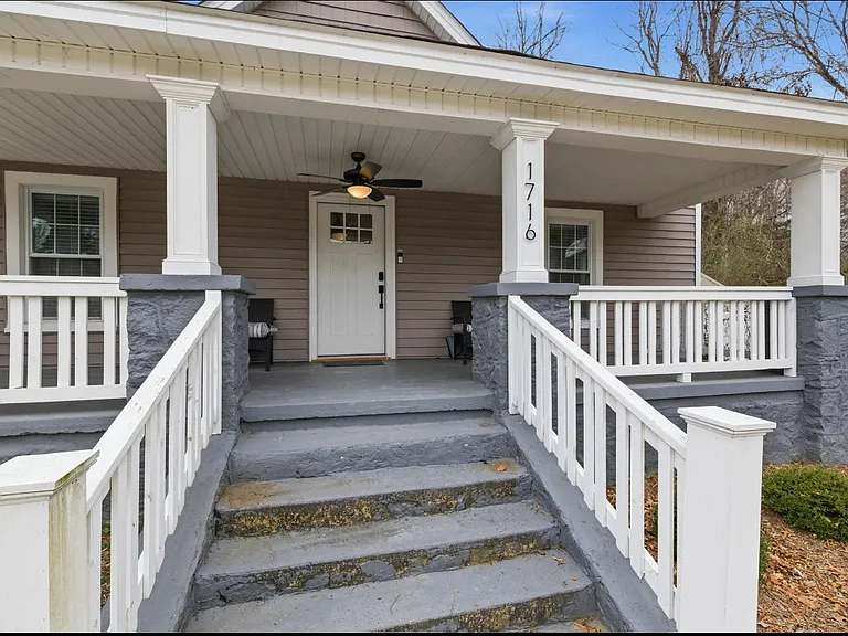 1716 Chapel Hill Rd — Photo 5
